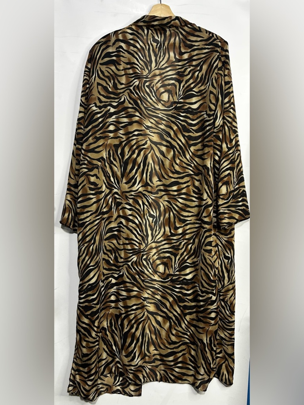 Expressions Plus Tiger Striped Sheer Open Front Duster Plus Size OS (1X-3X) - Picture 2 of 5